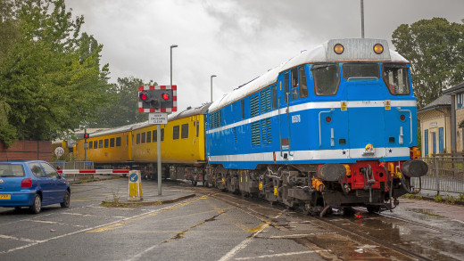 883711 (a): :2048x1152